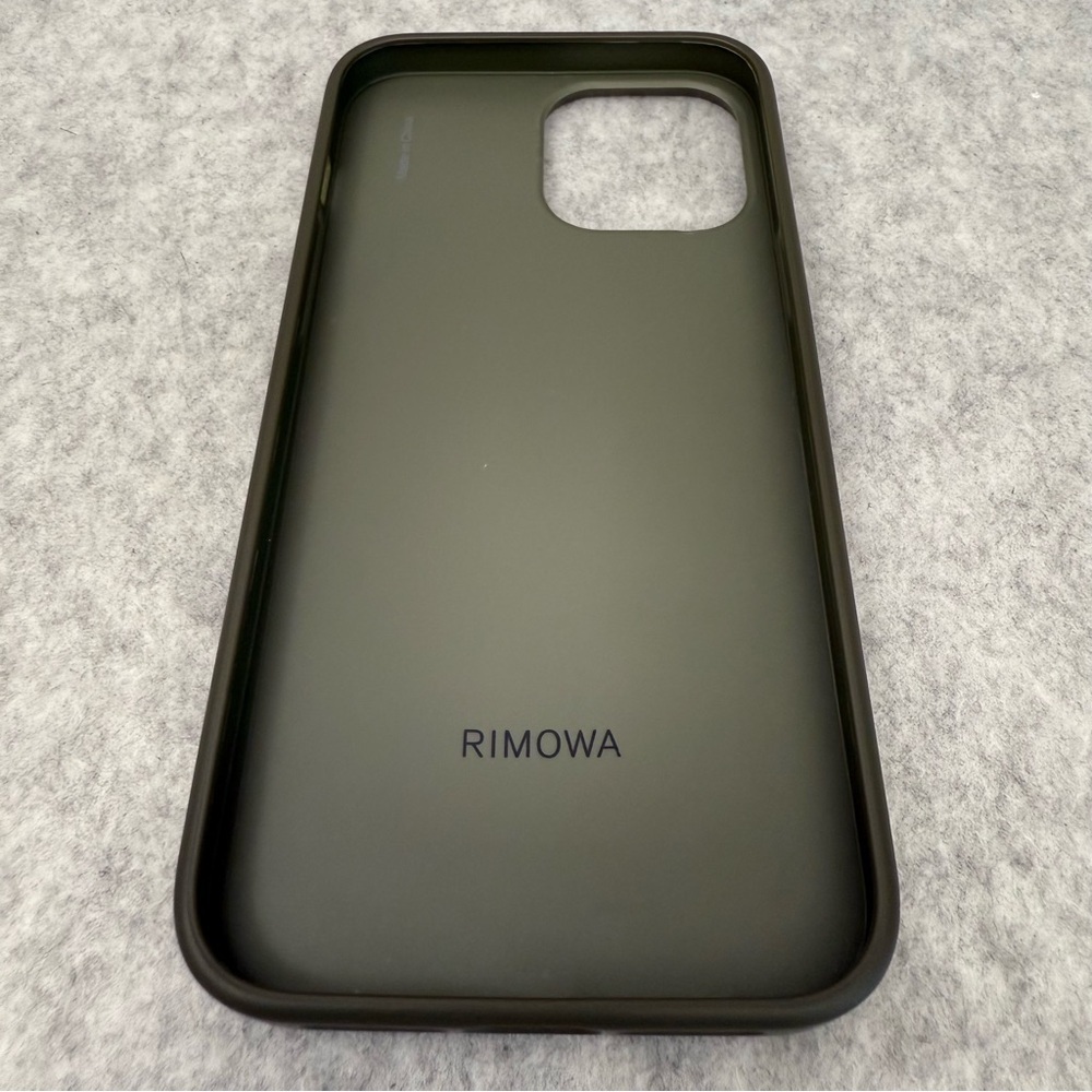 RIMOWA Polycarbonate Cactus Green Groove Case for iPhone 12 Pro - Picture 7 of 16